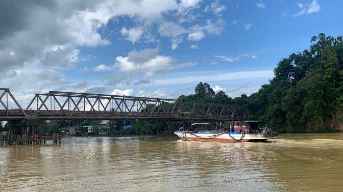 Aktivitas penambangan pasir di sepanjang Sungai Segah dan Kelay tidak memiliki izin dalam beroperasi.