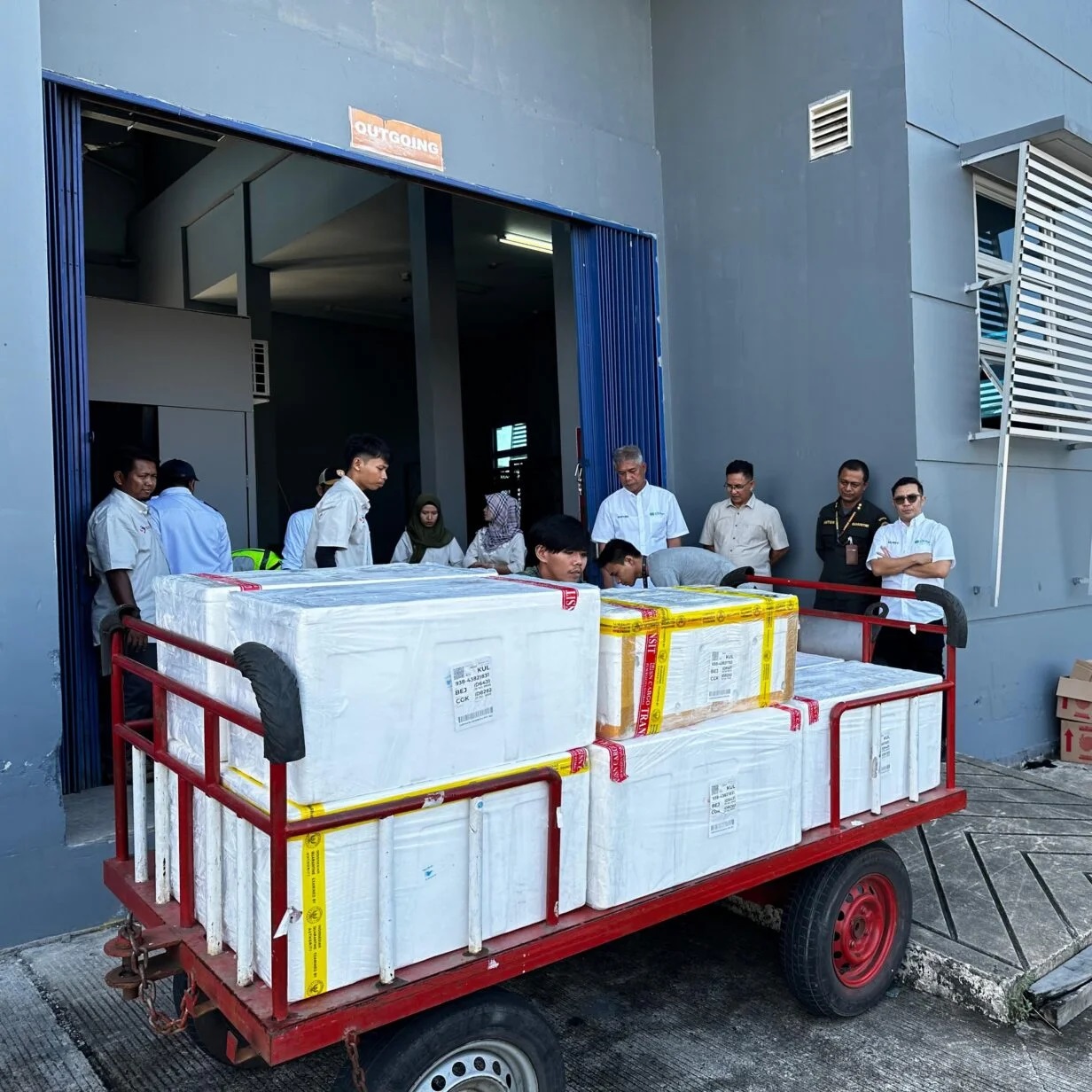 Pengiriman kargo eskpor komoditi hasil laut dari Bandara Kalimarau. (Bandara Kalimarau)