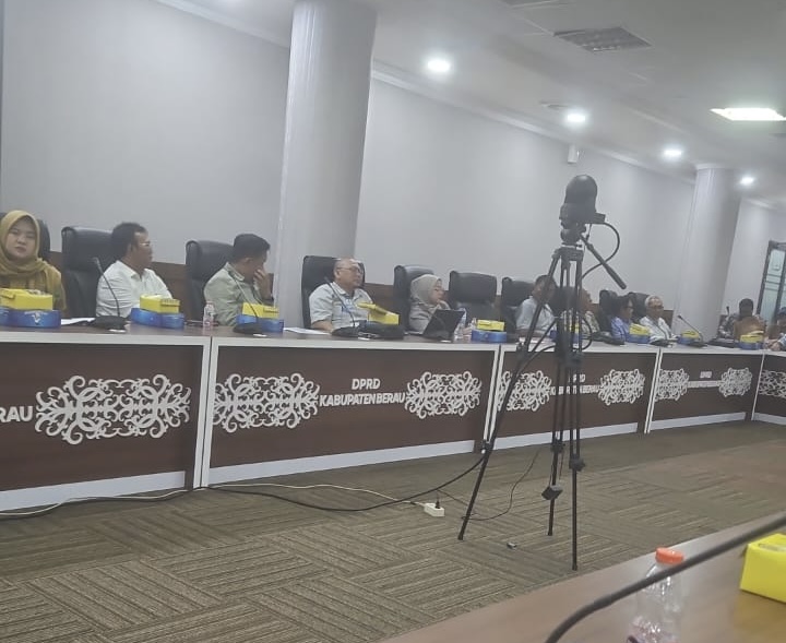 Manajemen PT Kertas Nusantara memastikan menyelesaikan hak pensiunan karyawan pada September 2026 dalam RDP di Gedung DPRD Berau, Senin (29/12/2026).